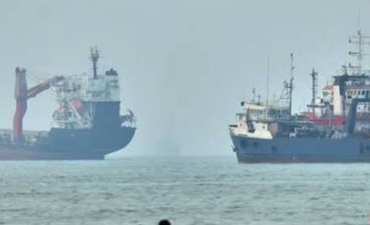 Oil Prices Fall Sharply as US and Iran Pause Strikes, Easing Global Supply Fears