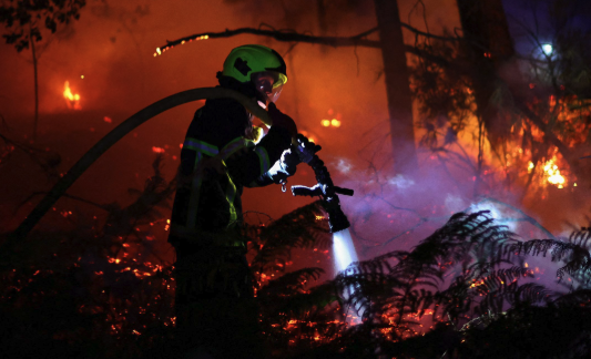 Wildfires Threaten Bordeaux as France and Spain Battle Raging Blazes Wildfires Threaten Bordeaux as France and Spain Battle Raging Blazes