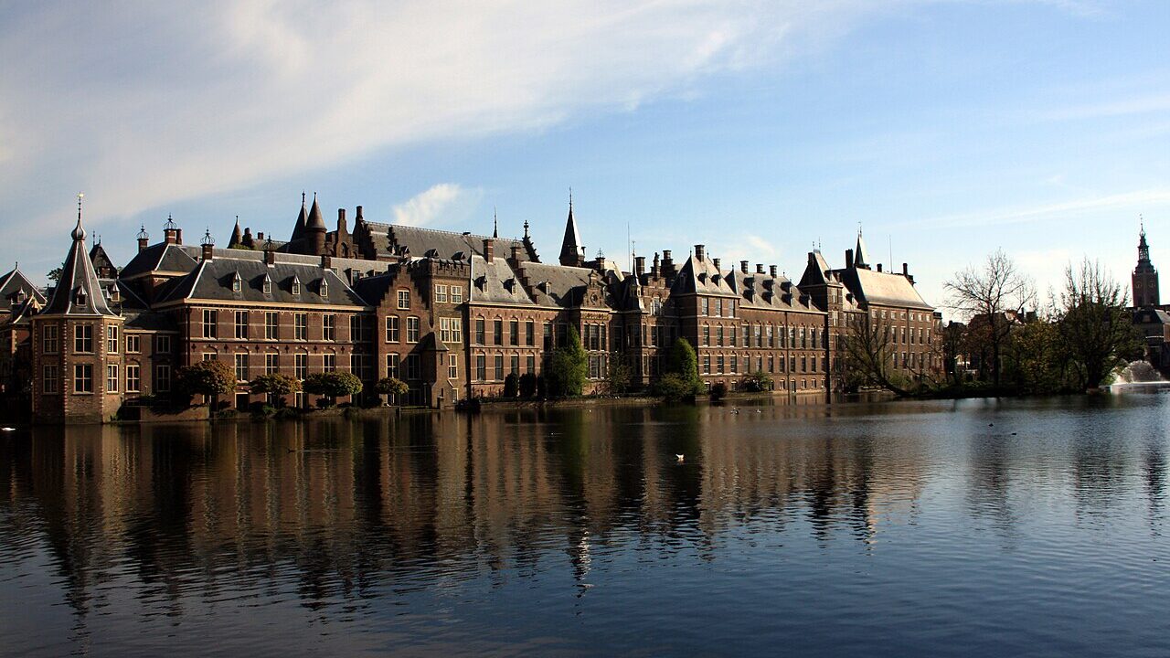 Netherlands to Cut 25,000 Government Jobs in AI-Led Overhaul of Civil Service