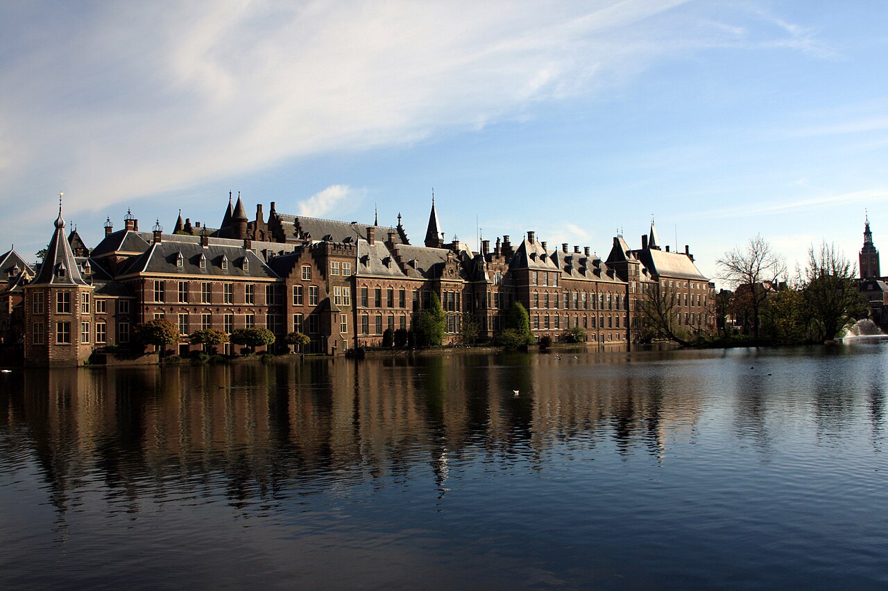 Binnenhof, The Hague The Binnenhof government complex in The Hague, Netherlands