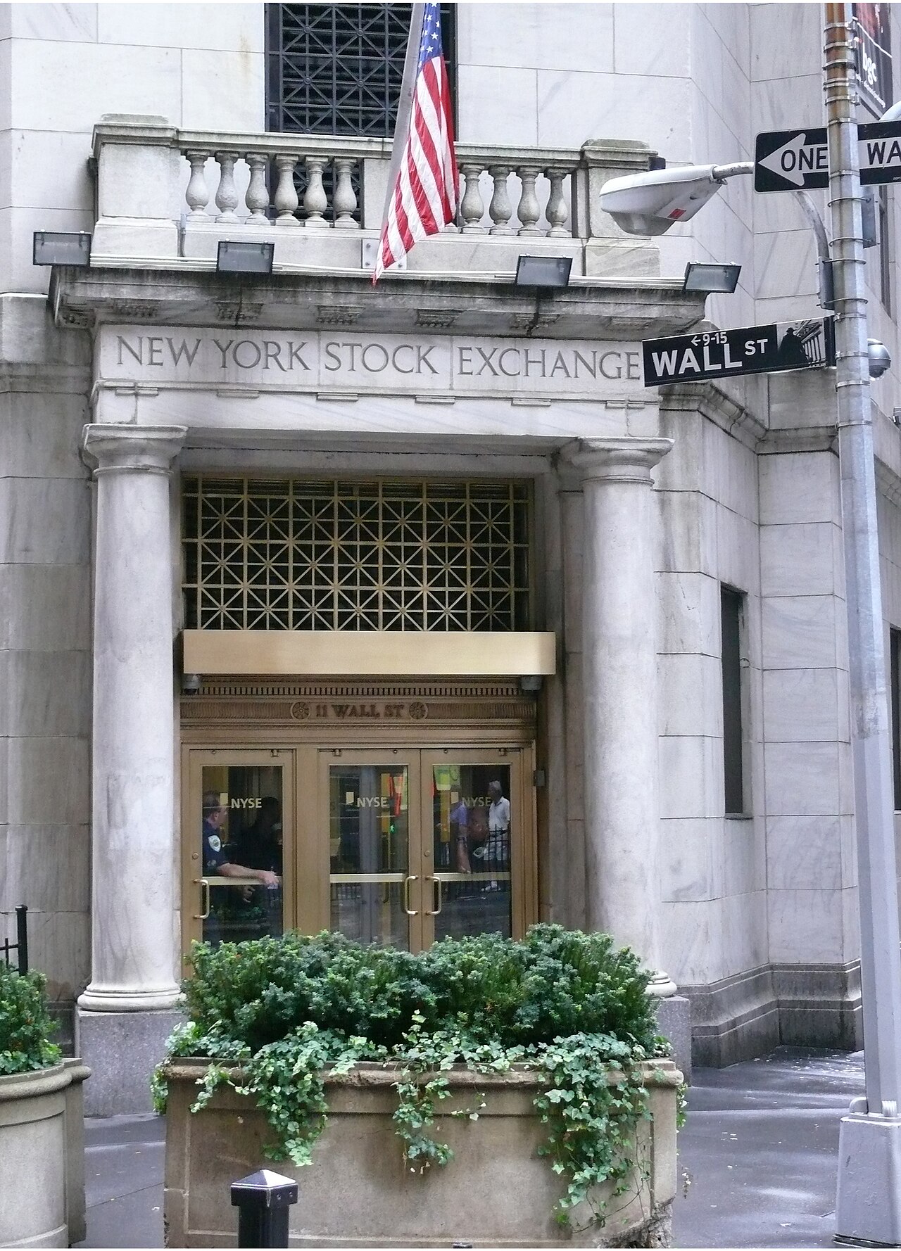 New York Stock Exchange The New York Stock Exchange building on Wall Street