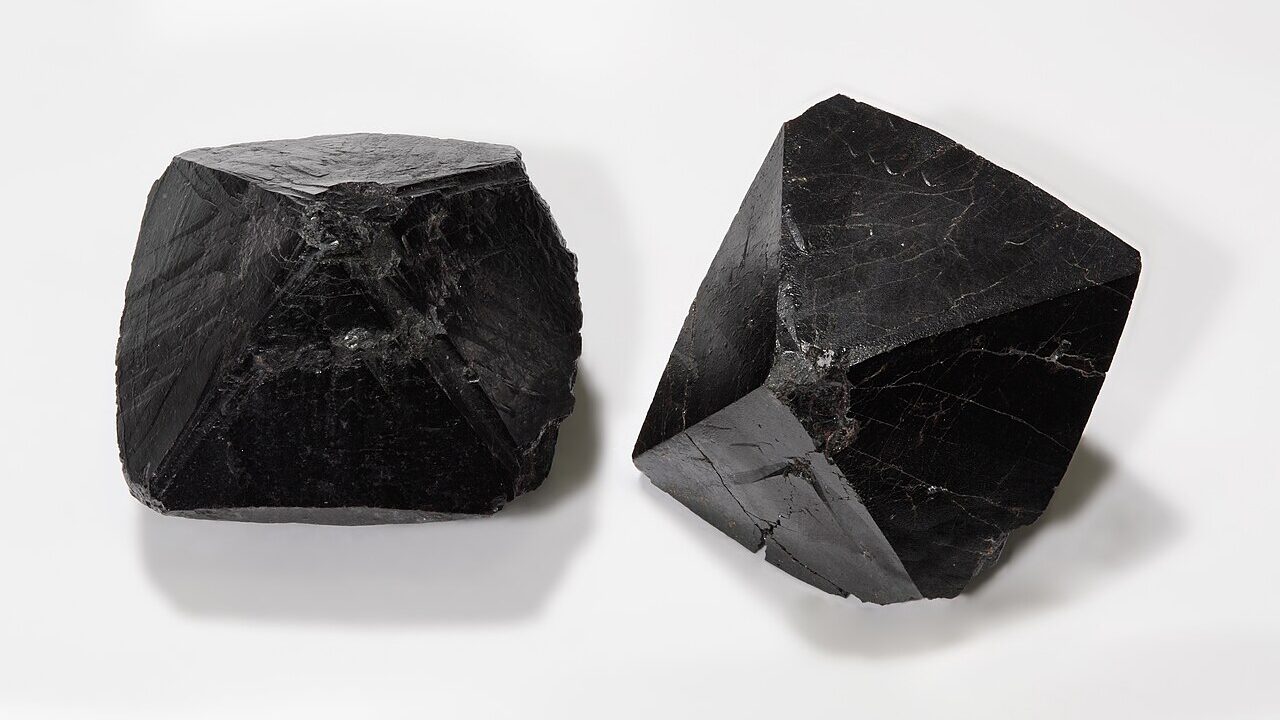 FG Denies Selling $700bn Worth of Nigeria’s Solid Minerals to the US