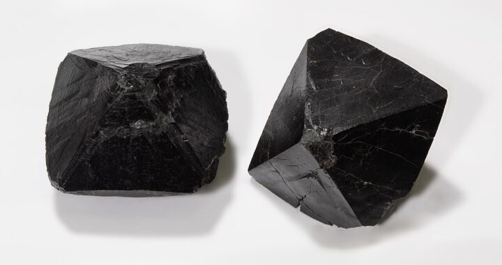 FG Denies Selling $700bn Worth of Nigeria’s Solid Minerals to the US
